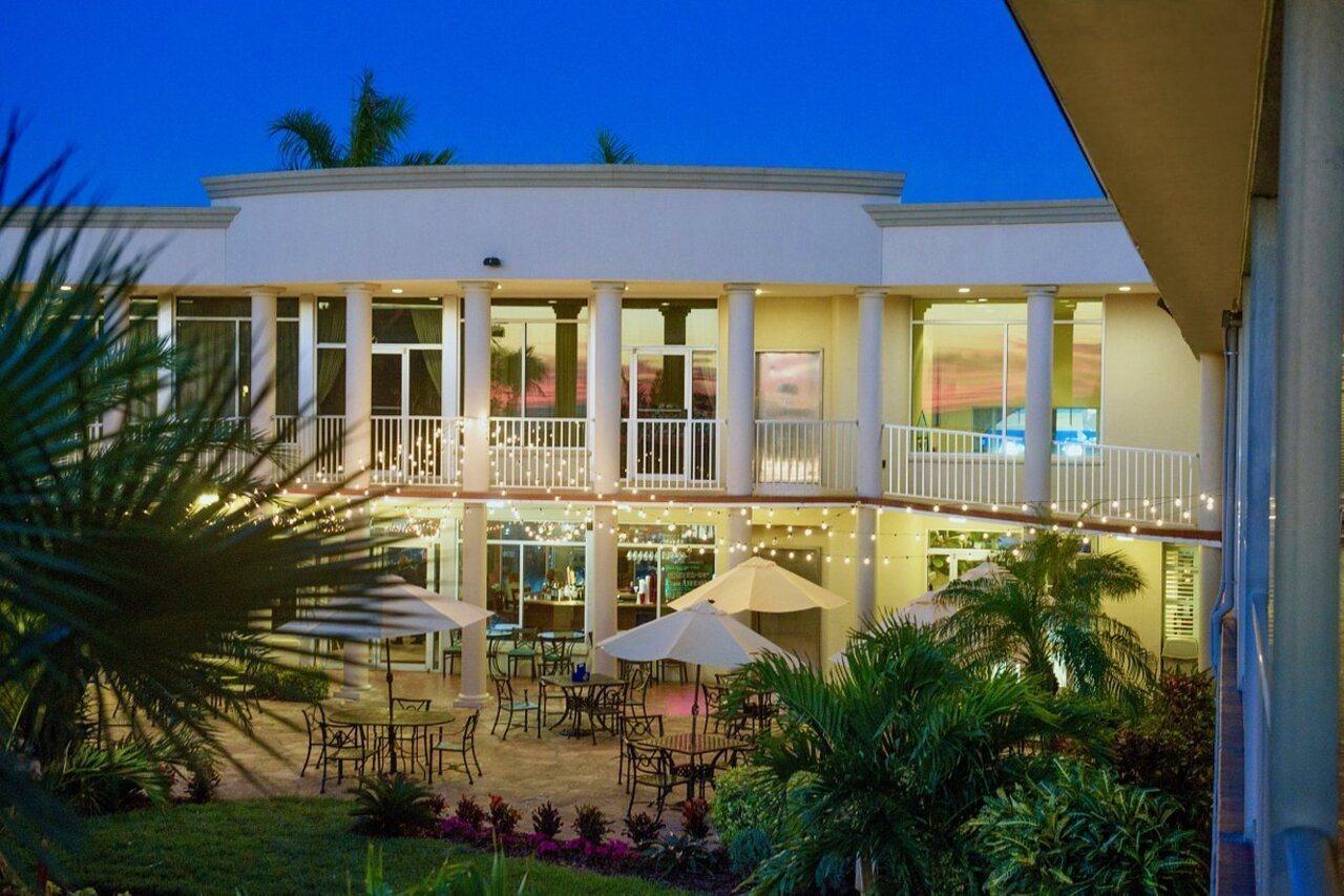 Thunderbird Beach Resort Treasure Island ภายนอก รูปภาพ